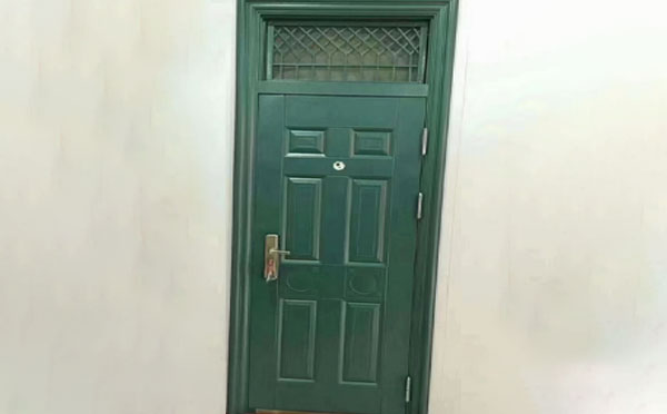 汉台学校教室门